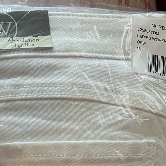 Wit & Wisdom 'Ab'Solution Frayed High Waist Ankle Flare Jeans NWT Optic White - Picture 4 of 9